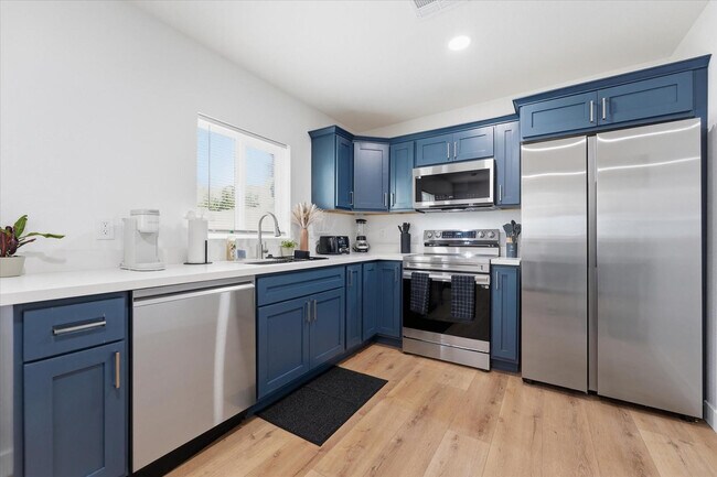 Foto del edificio - 1548 N Upland Cir