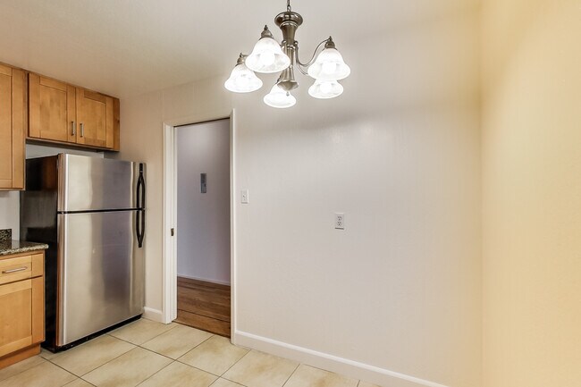 Building Photo - 2038 Divisadero St