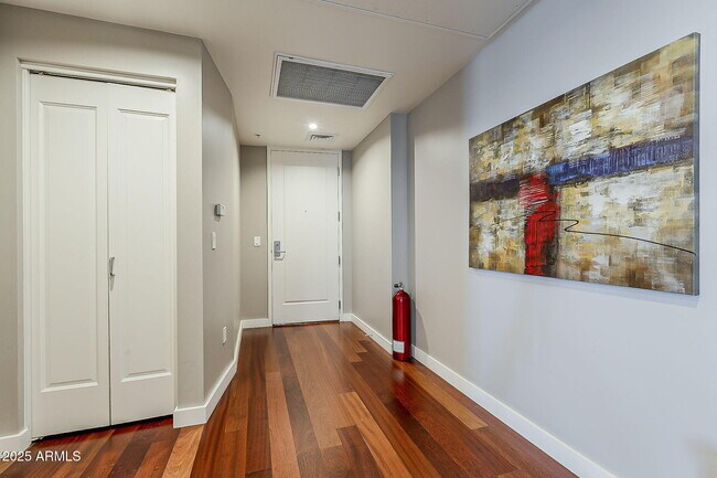 Foto del edificio - 310 S 4th St