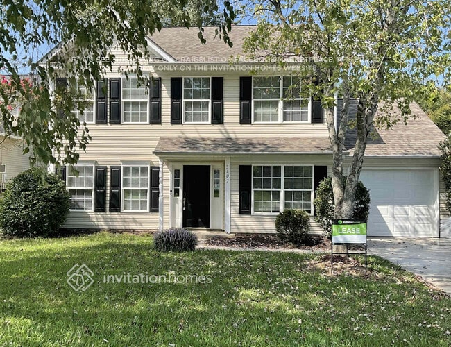 Building Photo - 3407 E Fairmeadow Dr