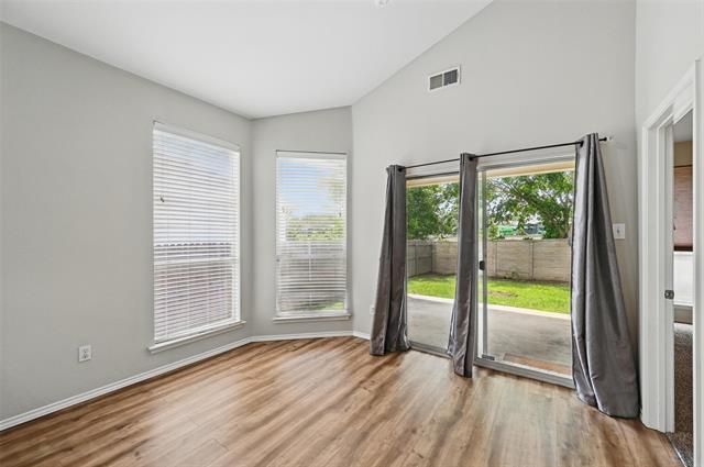Foto del edificio - 7464 Maroon Dr