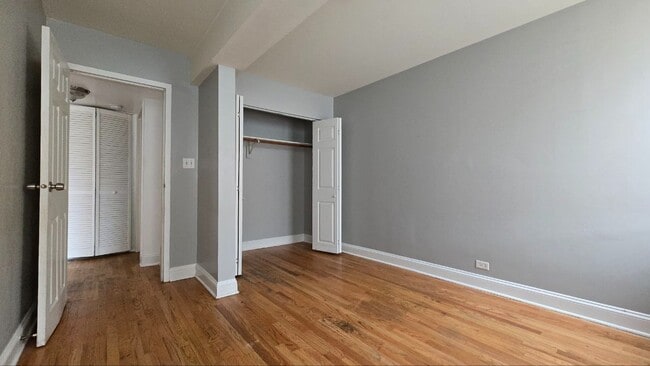 Foto del edificio - 2BR/1BA in West Ridge – In-Unit Laundry, A/C, Pet Friendly