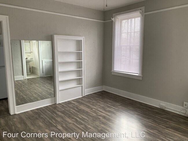 Building Photo - 828 N Elm St