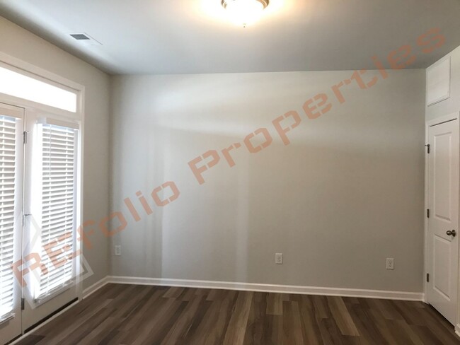 Foto del edificio - Beautiful 3 Story 4 Bedrooms 2 Car Garage ...
