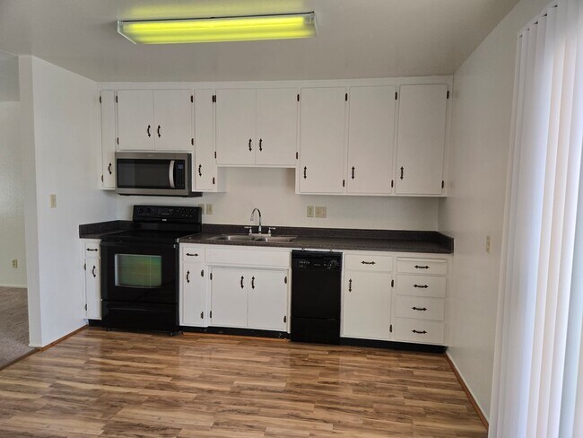 Foto del edificio - 1526 Locke Rd