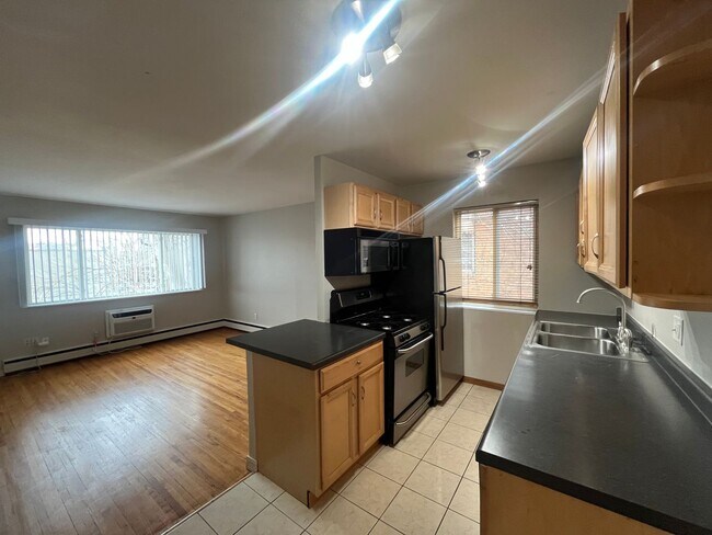 Foto del edificio - Fantastic 1 BR/1 BA Apartment in the Whitt...