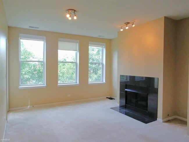 Building Photo - 2 br, 2 bath Condo - 1235 N Orleans St