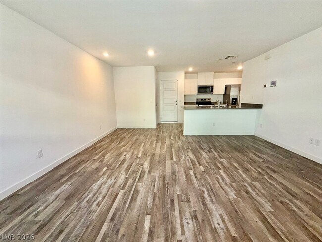 Building Photo - 913 Rosy Starling St