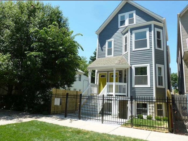Primary Photo - 3054 N Spaulding Ave