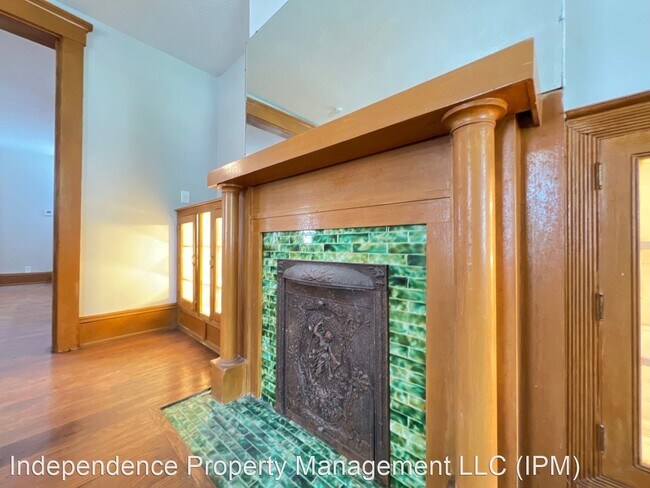 Building Photo - 4 br, 2 bath House - 820 Dayton St