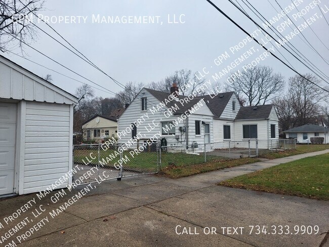 Building Photo - 25605 Hanover St