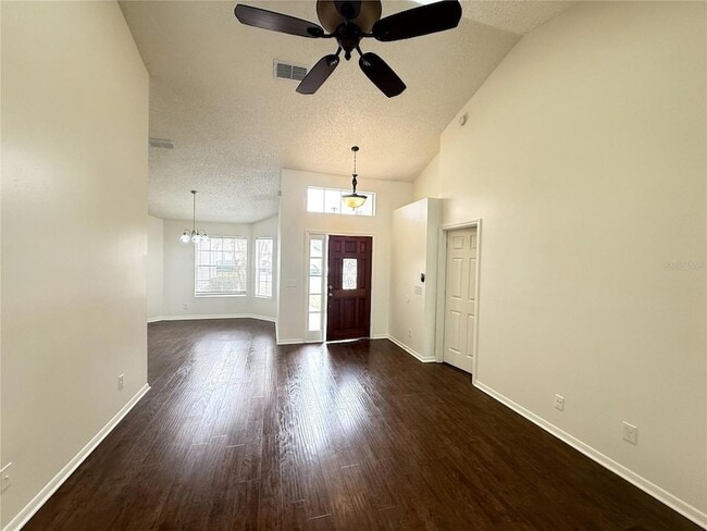 Foto del edificio - 159 Stillwater Dr