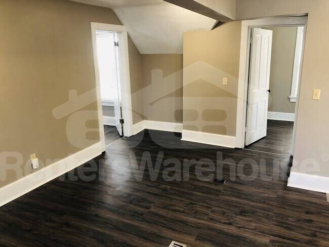 Foto del edificio - 209 1/2 Cross Street