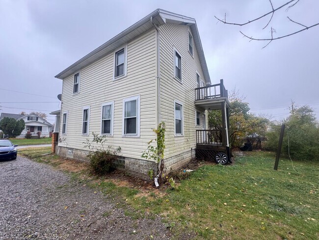 Building Photo - Charming 4-Bedroom Property in Prime Location (SECTION 8 VOUCHERS ACCEPTED)