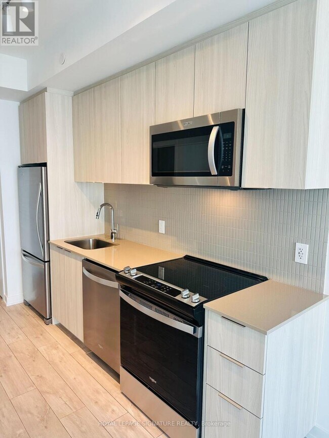 Photo du bâtiment - 740 Whitlock Ave
