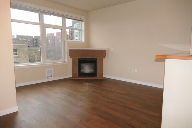 Foto del edificio - Gorgeous 1 Bedroom + Den Belltown Condo wi...