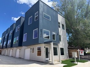 Building Photo - 2140 S Ash St