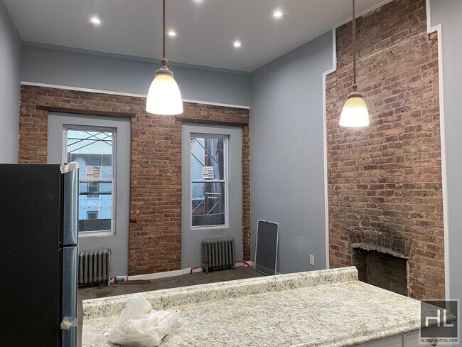 Building Photo - 35 Herkimer St