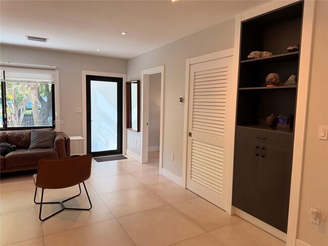 Foto del edificio - 360 NW 40th St