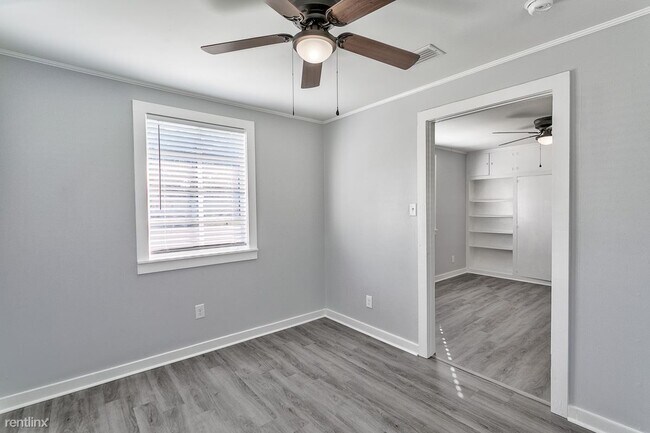 Building Photo - 2 br, 1 bath House - 424 Creek Circle Driv...