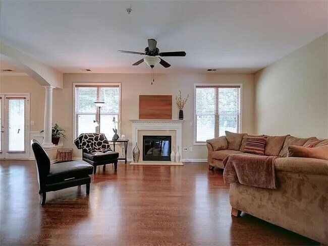 Foto del edificio - 1083 Brownstone Dr SW