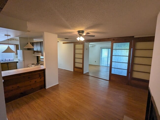 Building Photo - 2885 Par Ln