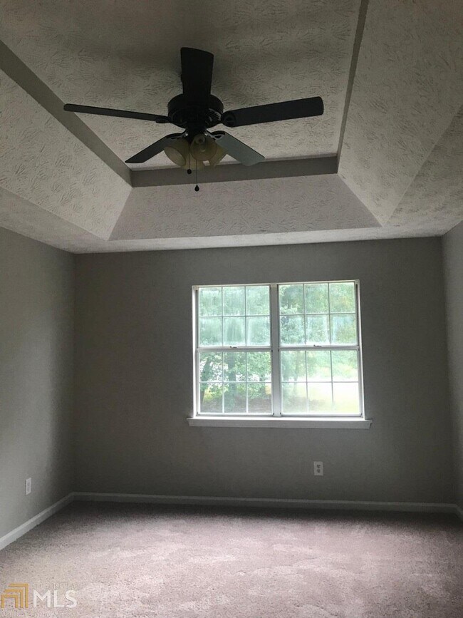 Building Photo - 3600 Brookview Dr