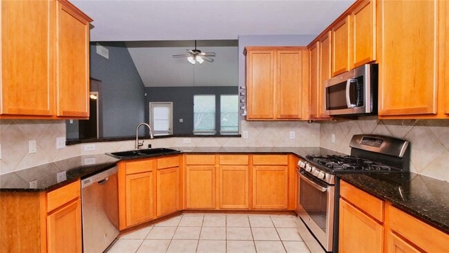 Building Photo - 2931 Meadowglen Cove