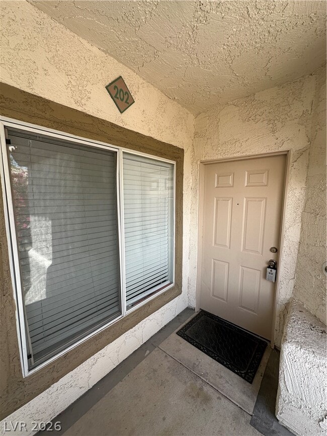 Building Photo - 6804 Indian Chief Dr