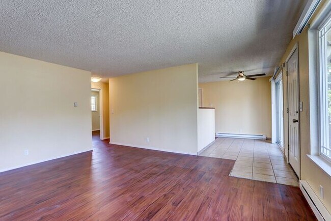 Foto del edificio - Remodeled Spacious 2 Bed 1 Bath In Quiet Community