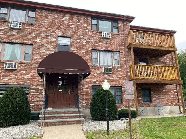 Building Photo - 16 Mayberry Dr
