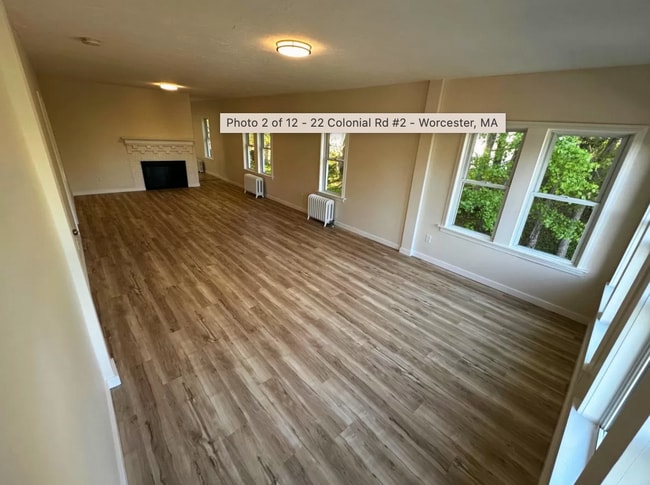 Building Photo - Recently Renovated 3 Bedroom Apartment in ...