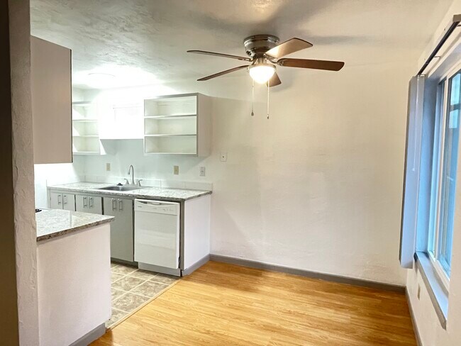Foto del edificio - 1255 Boone Rd SE