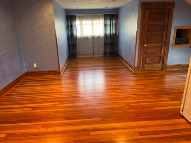 Building Photo - 163 Woodland Ave