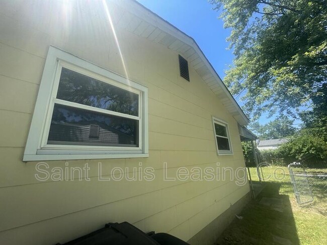 Building Photo - 1427 Widefields Ln