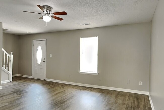 Foto del edificio - 5679 Eagles Feather Ln