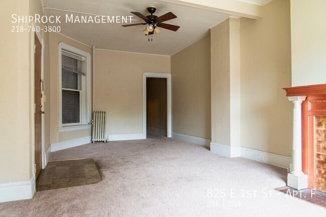 Building Photo - 825 E 1st St