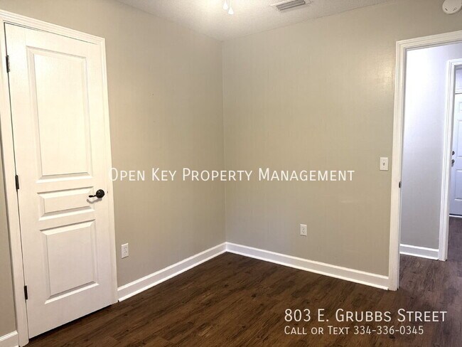 Foto del edificio - 803 E Grubbs St