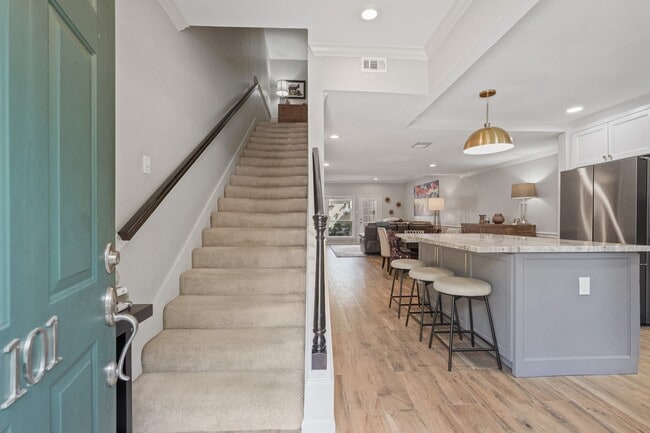 Foto del edificio - 2236 S Piney Point Rd