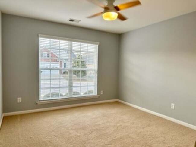 Building Photo - TWO BEDROOM GARDEN HOME IN GATED COMMUNITY