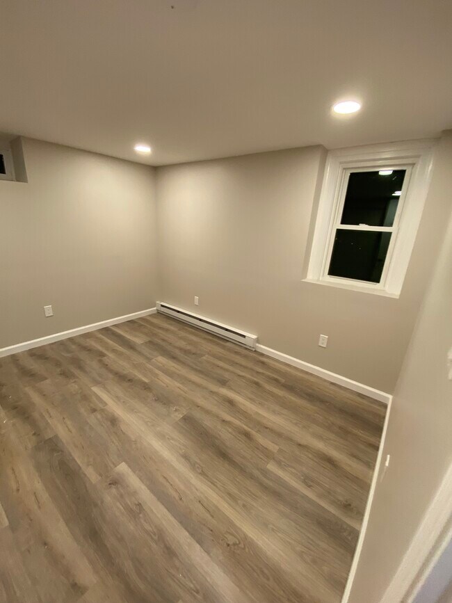 540 Jewett Ave Unit Private Apt., Bridgeport, CT 06606 Apartments in