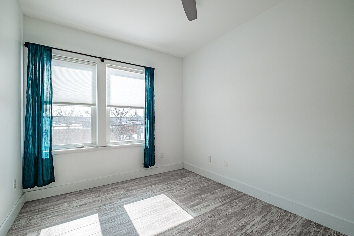 85 E St Unit 1, South Portland, ME 04106 85 E St South Portland