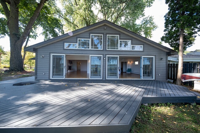 Building Photo - 112 Peninsula Rd