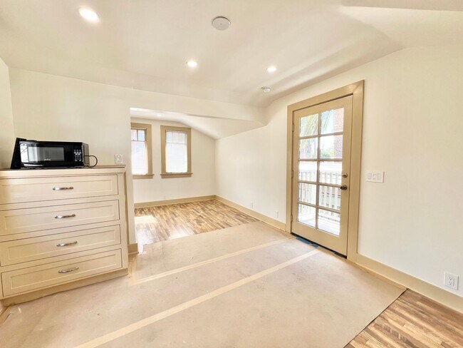 Foto del edificio - Charming Bluff Park Studio – Bright, Private, and Move-In Ready!