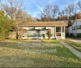 Building Photo - 2009 Hollins Dr