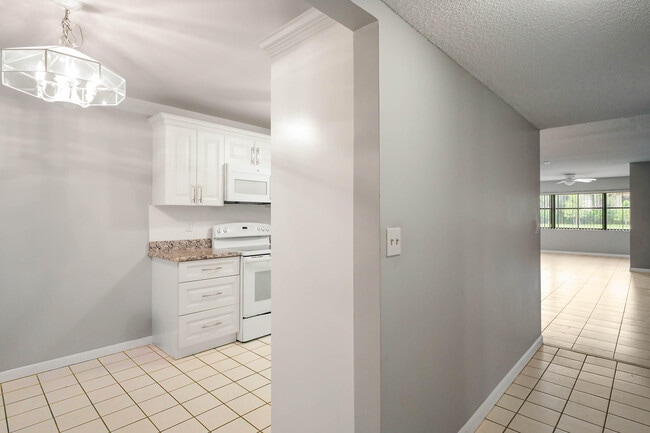 Building Photo - 7593 Tahiti Ln