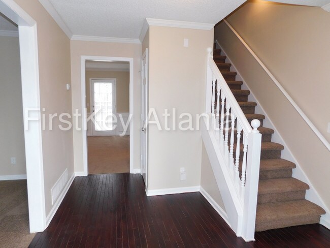 Building Photo - 4481 Dunmovin Dr NW