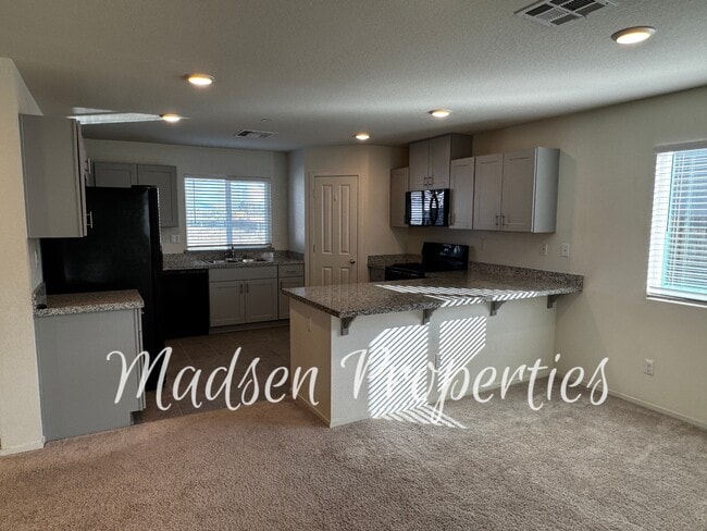 Foto del edificio - 114 Christian Ave