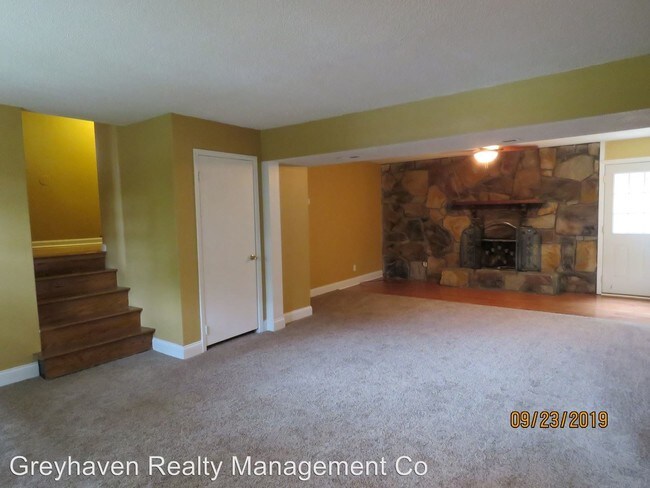 Building Photo - 3 br, 2.5 bath House - 8121 Lakewinds Drive