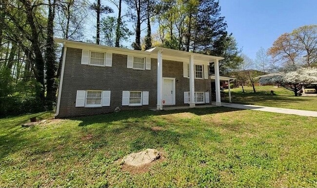 Photo - 3796 Leesburg Ct SW House